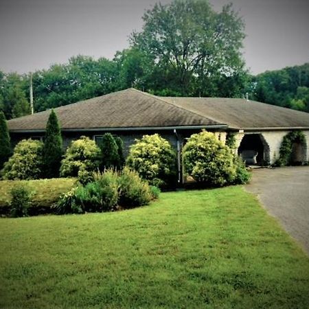 Winnie'S Bed & Breakfast Lawrenceburg Bagian luar foto