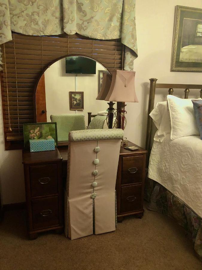 Winnie'S Bed & Breakfast Lawrenceburg Bagian luar foto